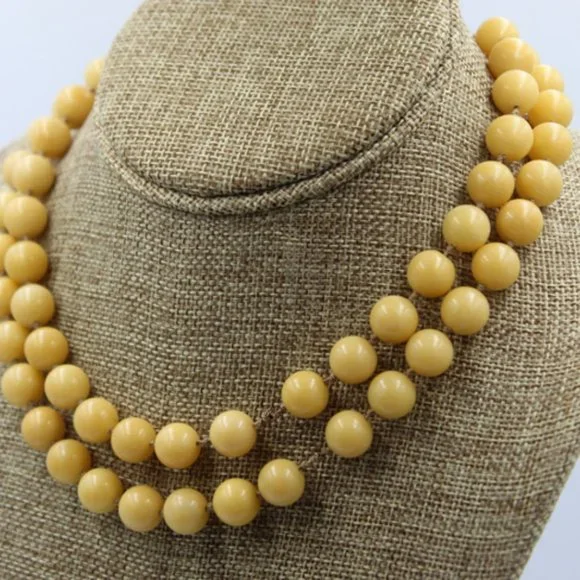 TWO STRAND YELLOW JADE NECKLACE - QUING DYNASTY - 10 MM EACH